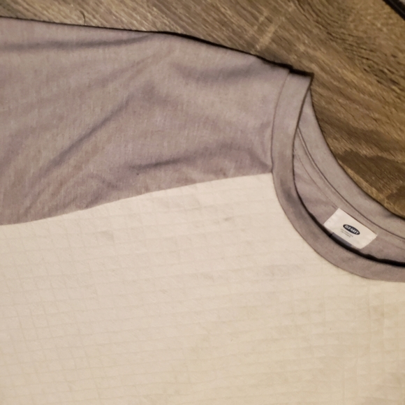 Quilted Front Raglan Tee - Picture 3 of 4